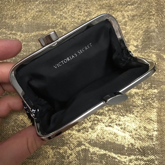 Victoria’s Secret Black & Silver Sequin Coin Pouch NWOT - Picture 4 of 4